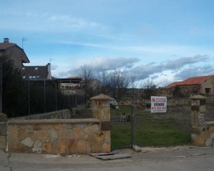 Parcela Urbana " FUENTETOBA" (Pueblo)