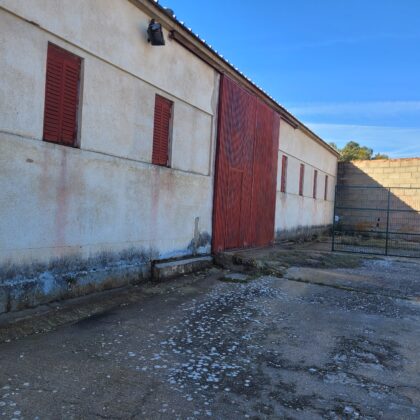 NAVE CON TERRENO EN CARRETERA BURGOS.